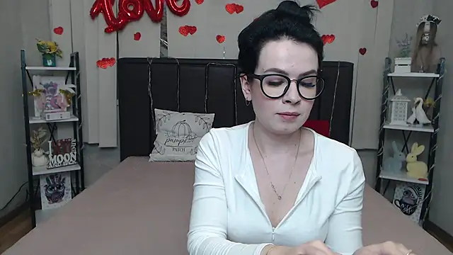 JasmineKouch online show from March 13, 2026, 7:13 am