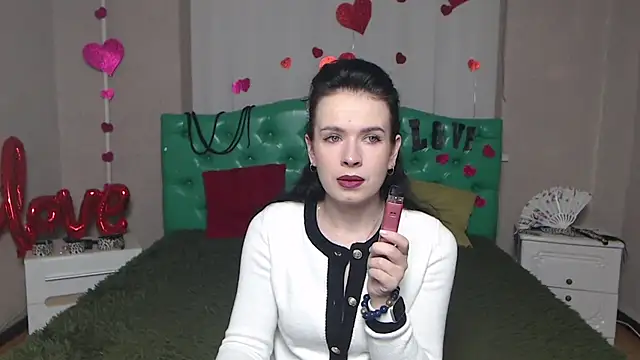 Snapshot of JasmineKouch chatting on November 26, 2025, 6:13 am JasmineKouch online show from November 26, 2025, 6:13 am