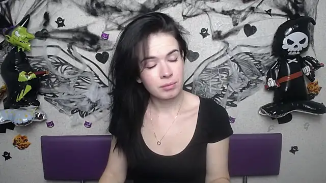 Snapshot of JasmineKouch chatting on October 21, 2025, 5:34 pm JasmineKouch online show from October 21, 2025, 5:34 pm