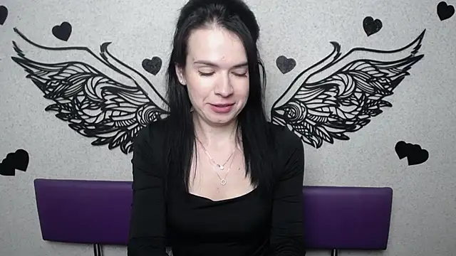 Snapshot of JasmineKouch chatting on October 3, 2025, 5:36 pm JasmineKouch online show from October 3, 2025, 5:36 pm