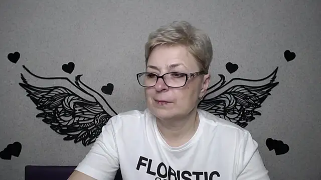 Snapshot of EmiliaGree chatting on March 27, 2026, 6:09 pm EmiliaGree online show from March 27, 2026, 6:09 pm