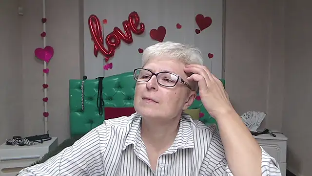 EmiliaGree online show from September 10, 2025, 5:12 pm