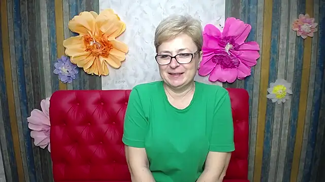 EmiliaGree online show from May 10, 2026, 5:04 pm