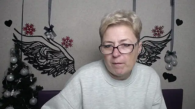 EmiliaGree online show from December 20, 2025, 6:11 pm