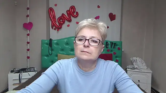 Snapshot of EmiliaGree chatting on February 2, 2026, 6:07 pm EmiliaGree online show from February 2, 2026, 6:07 pm