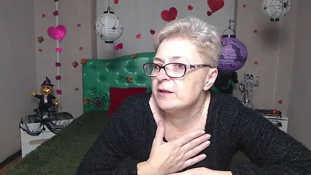 EmiliaGree online show from November 14, 2025, 6:11 pm