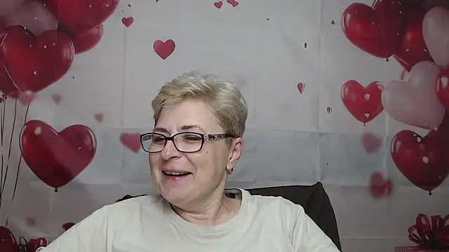 Snapshot of EmiliaGree chatting on April 9, 2026, 5:19 pm EmiliaGree online show from April 9, 2026, 5:19 pm