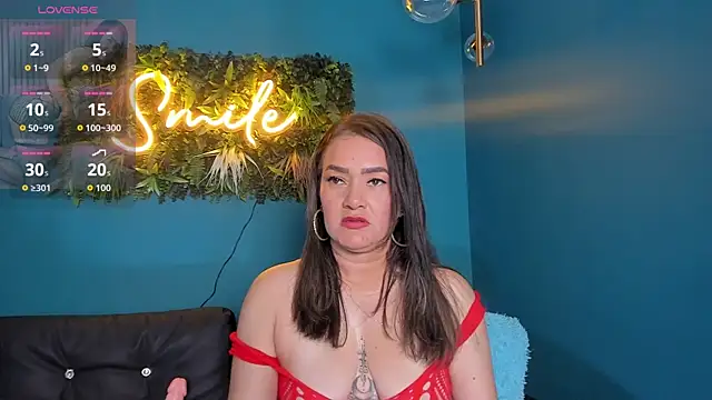 celestelewis online show from December 2, 2025, 7:37 pm