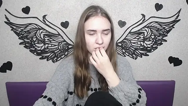 LauraHlot online show from October 5, 2025, 5:31 am