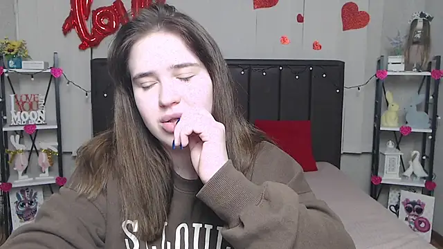 LauraHlot online show from March 10, 2025, 9:40 pm