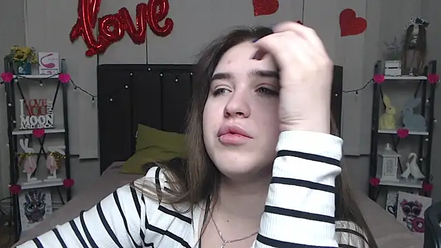 LauraHlot online show from March 8, 2025, 4:06 pm