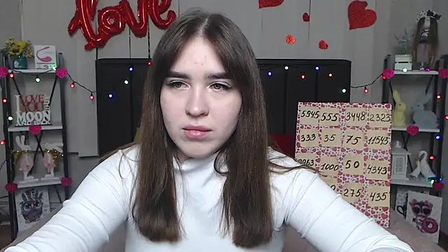 LauraHlot online show from March 17, 2025, 9:35 pm