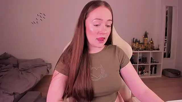 Snapshot of WalkingGirl chatting on November 5, 2025, 9:40 pm WalkingGirl online show from November 5, 2025, 9:40 pm