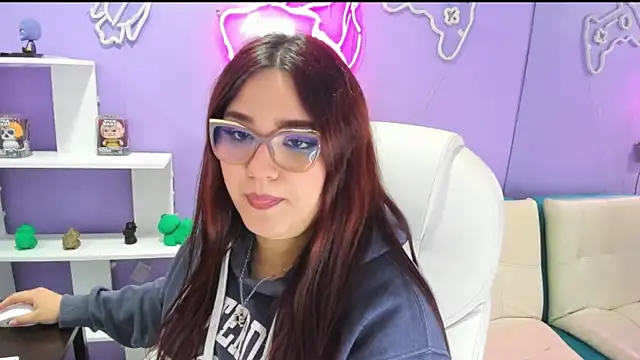 Camiila Osorio online show from September 17, 2025, 7:27 pm