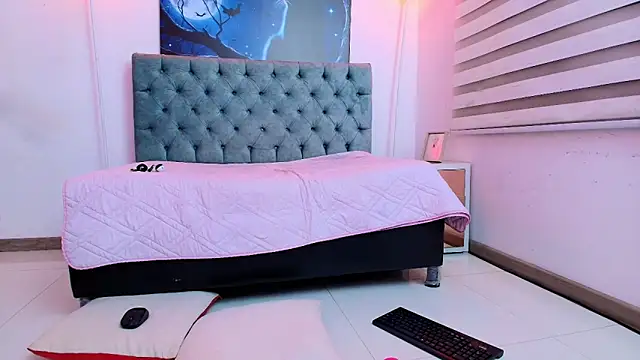 Camiila Osorio online show from March 21, 2025, 7:00 am