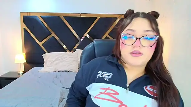 Camiila Osorio online show from May 8, 2026, 7:28 pm