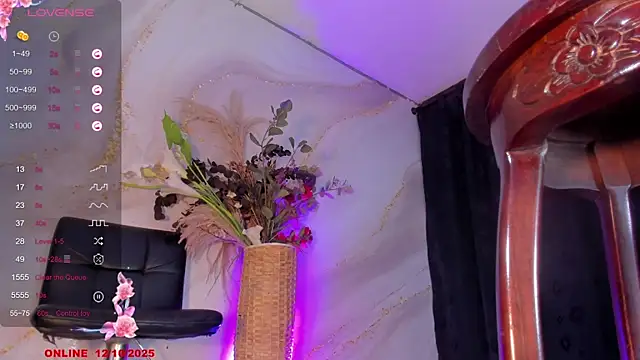 Snapshot of Karla-Ebony chatting on October 12, 2025, 1:56 pm Karla-Ebony online show from October 12, 2025, 1:56 pm