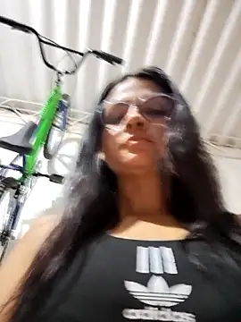 Linda Lars online show from April 8, 2026, 2:46 am