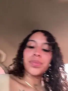 Snapshot of MarieLeon chatting on December 19, 2025, 7:49 pm MarieLeon online show from December 19, 2025, 7:49 pm