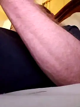 coolbrease10 online show from February 5, 2025, 3:13 am