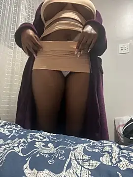 MelaninDeluxee online show from June 18, 2026, 9:31 pm