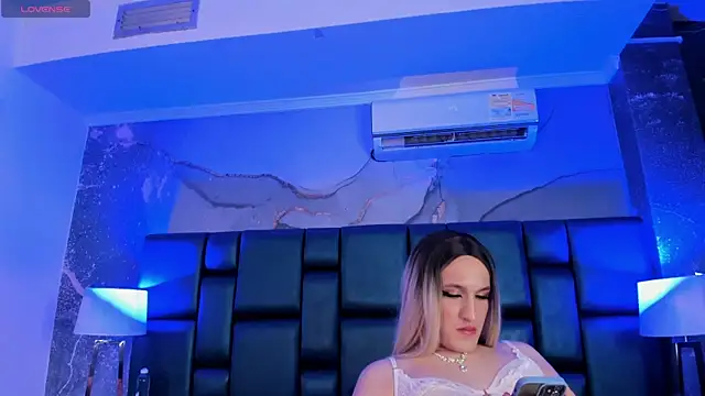 JESSI NAOMI online show from February 4, 2025, 7:07 am