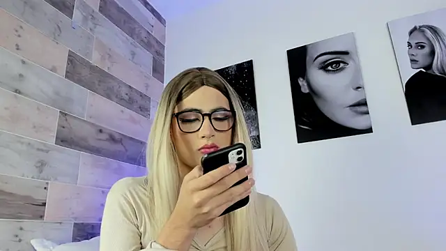 JESSI NAOMI online show from January 11, 2025, 8:33 am