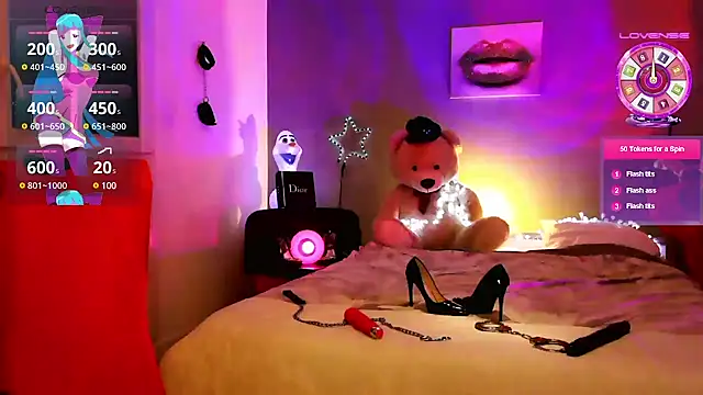 Stripgirl31 online show from February 26, 2025, 5:31 pm