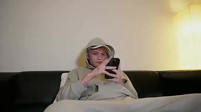 ccamilo-andress online show from December 31, 2024, 5:18 pm