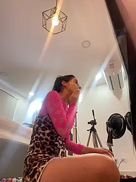 ariel jonees online show from October 5, 2025, 4:31 pm