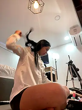 ariel jonees online show from October 31, 2025, 4:36 pm