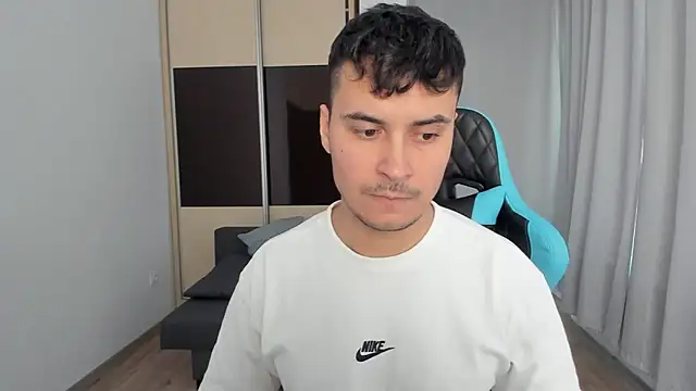 MatMalonne online show from December 18, 2025, 1:26 pm