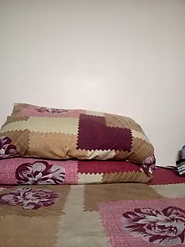 Shubuu  x online show from April 7, 2026, 7:54 am