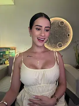 Snapshot of SarahhSmitth1 chatting on June 6, 2026, 9:42 pm SarahhSmitth1 online show from June 6, 2026, 9:42 pm