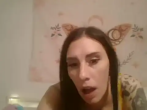 Snapshot of averietheangel chatting on March 6, 2025, 2:51 am averietheangel online show from March 6, 2025, 2:51 am