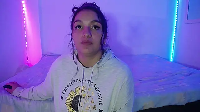 Laurenkenner  online show from March 21, 2025, 6:18 pm