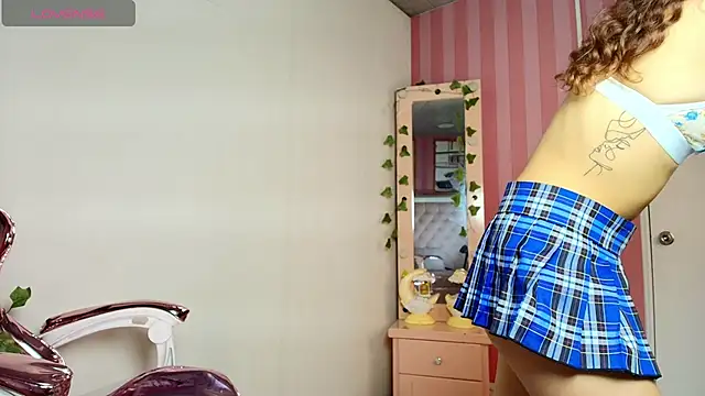 Snapshot of Tomoe_b chatting on March 20, 2025, 3:56 am Tomoe b online show from March 20, 2025, 3:56 am