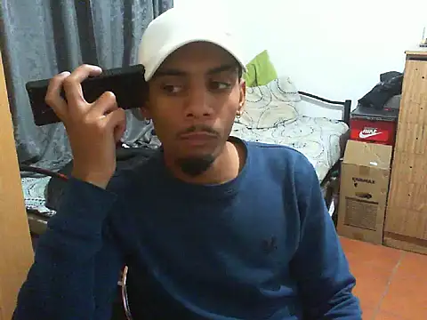 29YOURZ 28  online show from September 29, 2025, 6:13 pm