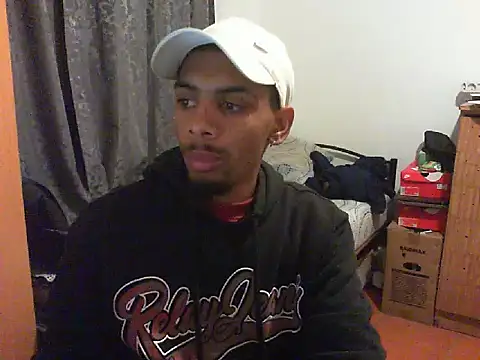 29YOURZ 28  online show from September 9, 2025, 5:55 pm