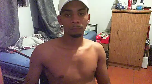 29YOURZ 28  online show from February 10, 2025, 7:07 pm