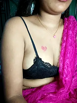 Snapshot of Ralisha_Rani chatting on June 26, 2026, 10:21 am Ralisha Rani online show from June 26, 2026, 10:21 am