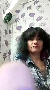 SweetLeila40 online show from February 3, 2025, 10:32 pm