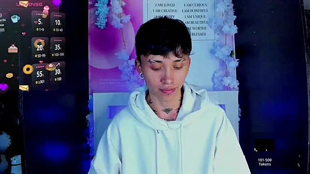 juniior 2311  online show from February 15, 2025, 7:28 pm