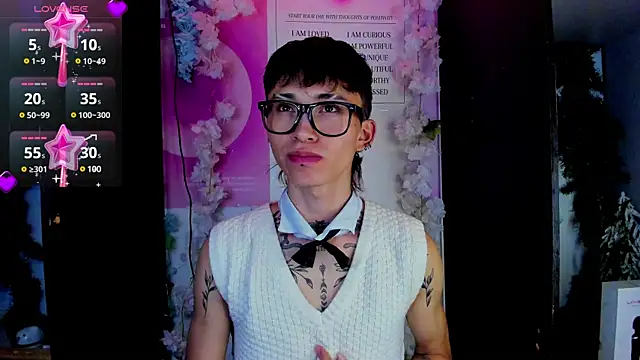 juniior 2311  online show from February 19, 2025, 7:26 pm