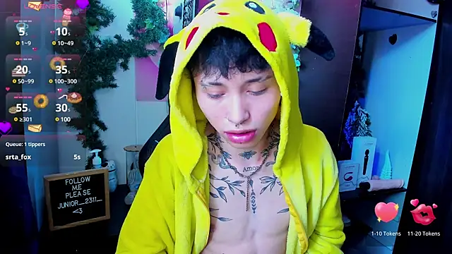 juniior 2311  online show from March 20, 2025, 12:00 pm