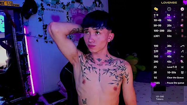 juniior 2311  online show from September 10, 2025, 4:11 am