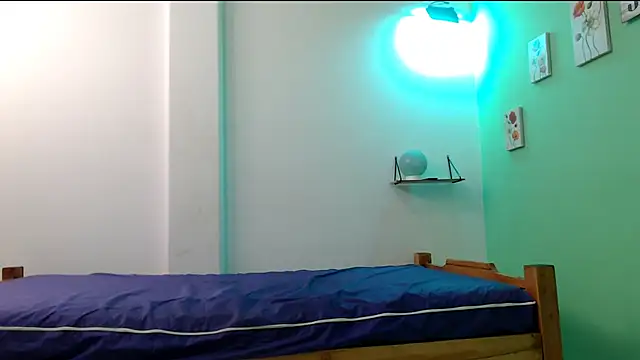 evaleribigtits18 online show from March 16, 2026, 1:57 am