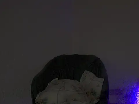 6igsticc9inch online show from February 19, 2025, 2:12 am