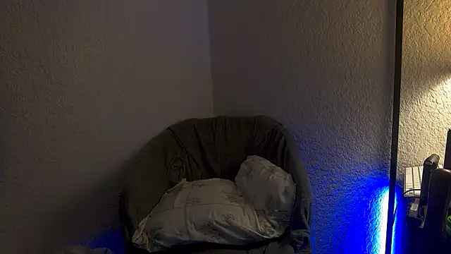 6igsticc9inch online show from February 17, 2025, 2:20 am