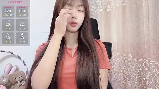 Snapshot of Lvy--v chatting on January 7, 2026, 10:37 pm Lvy--v online show from January 7, 2026, 10:37 pm